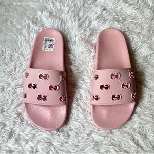 ✰ gucci rubber slides ✰
